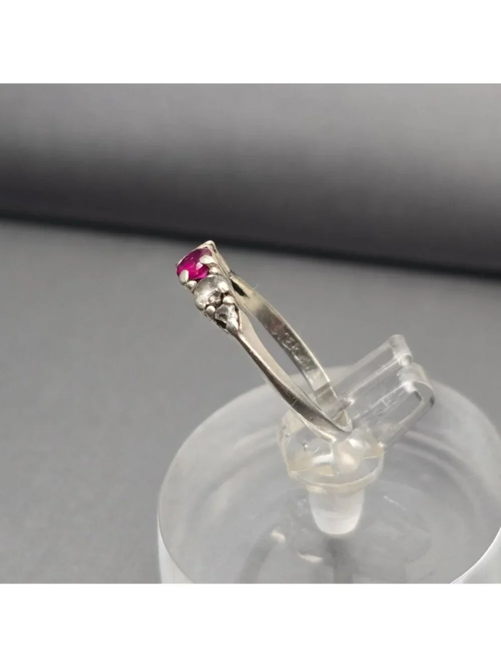 Vintage Sterling Silver Ruby Crystal Tiered Ring Size 5.5 Five Stone Dainty Band - Picture 6 of 10